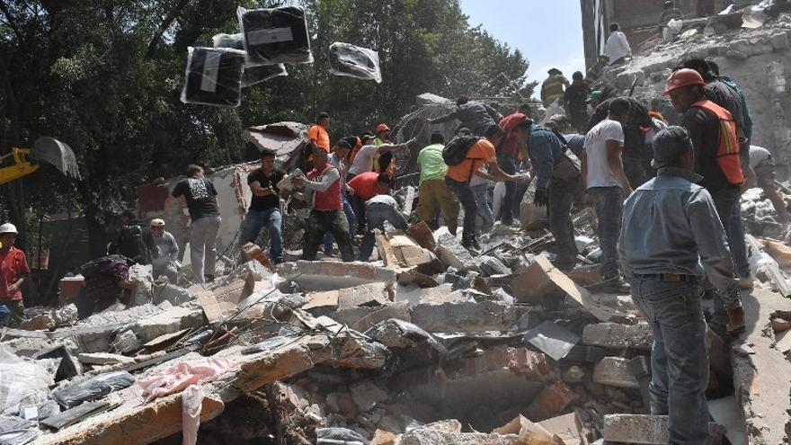Daños y pánico tras sismo de 7,1 en Ciudad de México
