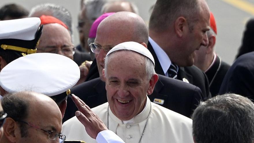 El Papa Francisco es bienvenido en Ecuador al arrivar este domingo 5 de junio,  el pueblo ecuatoriano celebra y espera por su bendición.