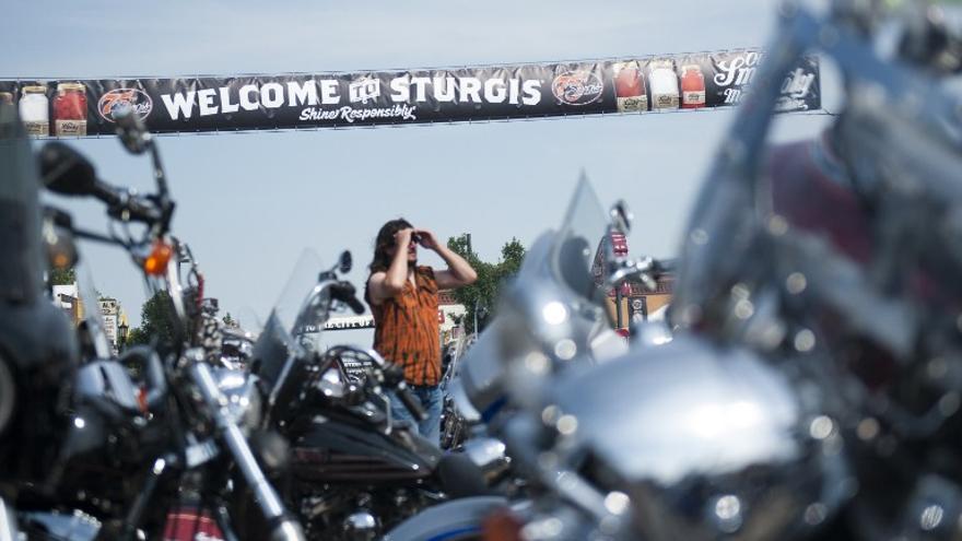 Este año se cumple el 75 aniversario de la manifestación, con multitudes de hasta 1,2 millones de personas que se espera para visitar. Sturgis Motorcycle Rally 2015.