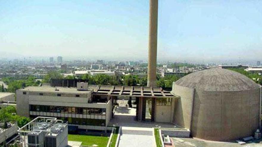 Fotografía sin fecha facilitada por la Organización Atómica de Irán el 21 de octubre de 2009, del reactor de investigación de Teherán, Irán