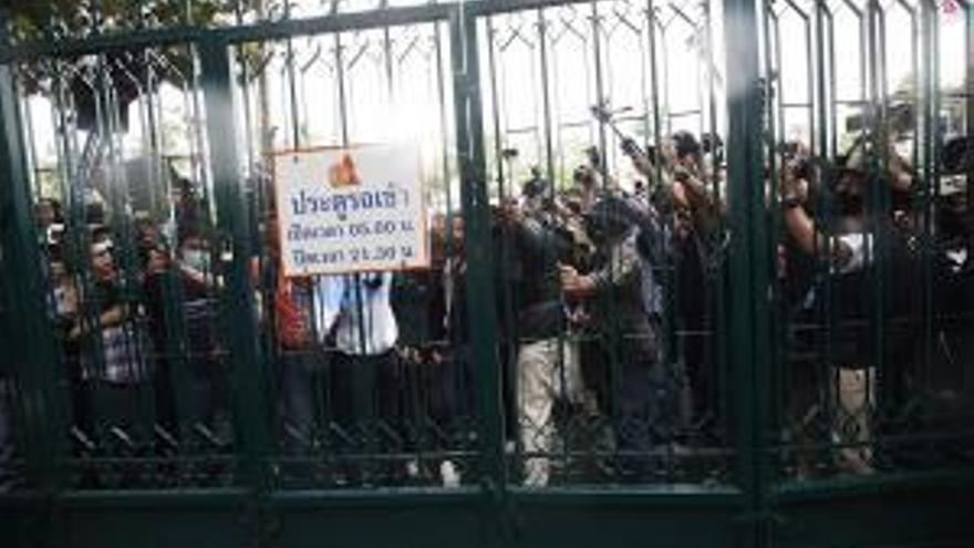 Miles de personas se manifiestan en Bangkok para pedir reformas democráticas.
