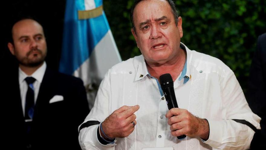 Presidente electo de Guatemala reitera apoyo a opositor venezolano Guaidó