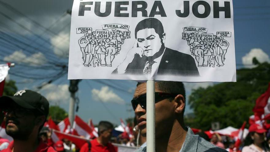 Presidente hondureño dice que los que quieren sacarlo del poder 'no pasarán'
