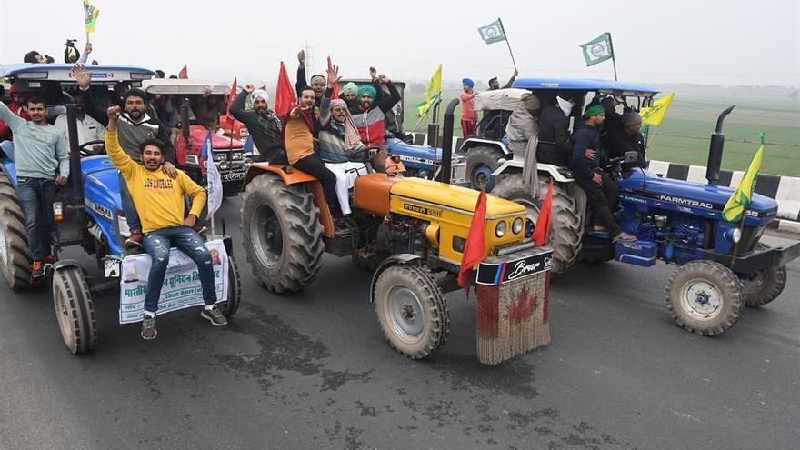 Campesinos y agricultores se movilizan en India