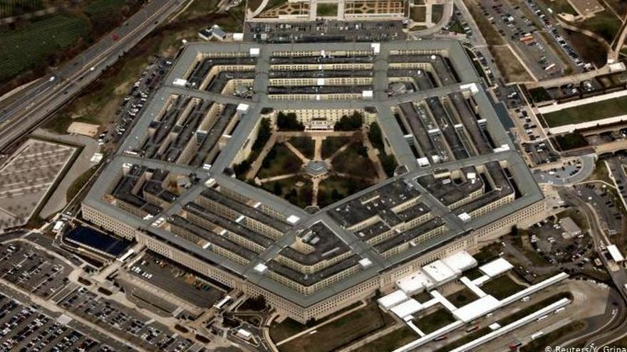 Ordenan al Pentágono entregar archivos en pesquisa de juicio político a Trump