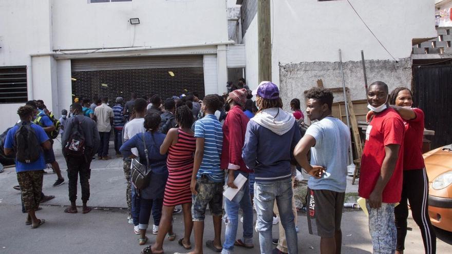 'Quédate en México': entre tacos y mariachis, haitianos intentan rehacer su vida.