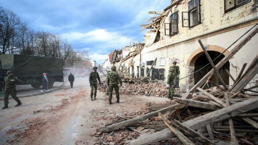 Edificios dañados por el sismo en Croacia