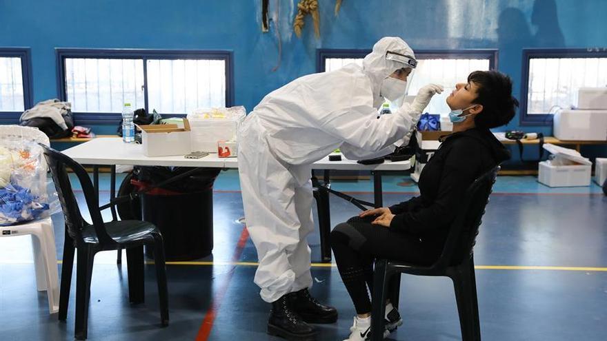 Baja la tasa de reproducción del virus en Israel, que sigue rápida vacunación