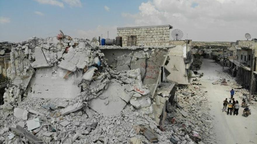 Al menos 45 muertos, entre ellos 10 civiles, en bombardeos en el noroeste de Siria