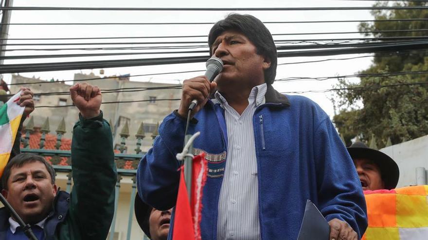 Carlos Mesa llama al voto útil para cerrar la era de Evo Morales en Bolivia