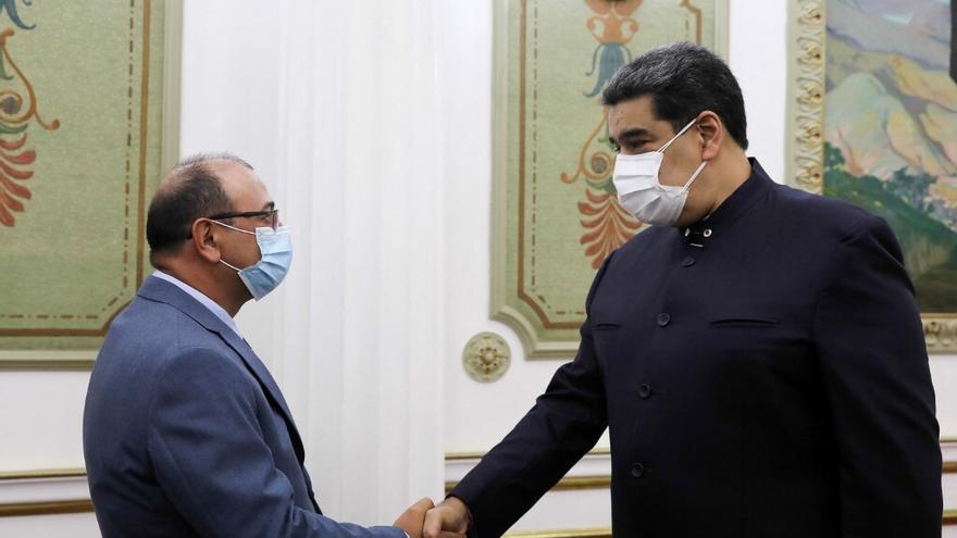 Nuevo gobernador opositor, electo en la tierra de Chávez, se reúne con Maduro