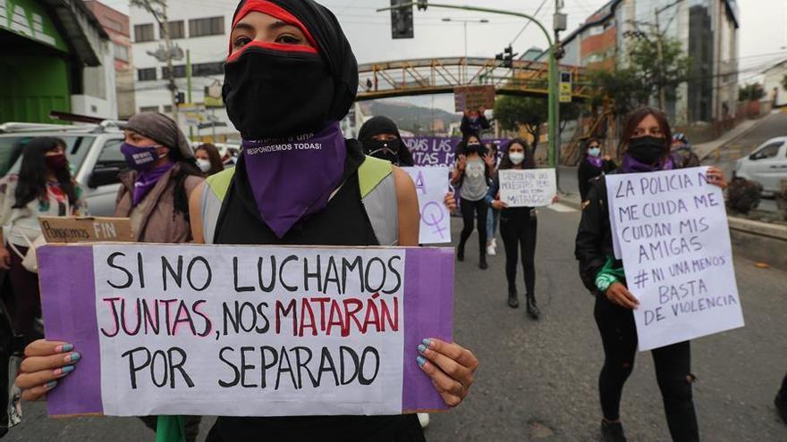 La mayoría de estos sucesos se registraron en el departamento de La Paz, que tuvo 43 casos, mientras que el 62,1 por ciento de las víctimas fueron mujeres de entre 27 a 59 años.