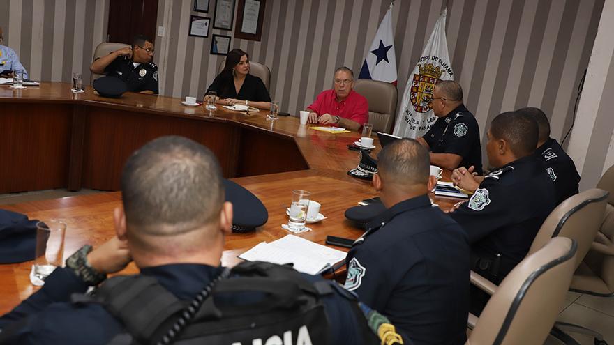 Alcalde Fábrega se reúne con director de la Policía por tema de permisos para fiestas