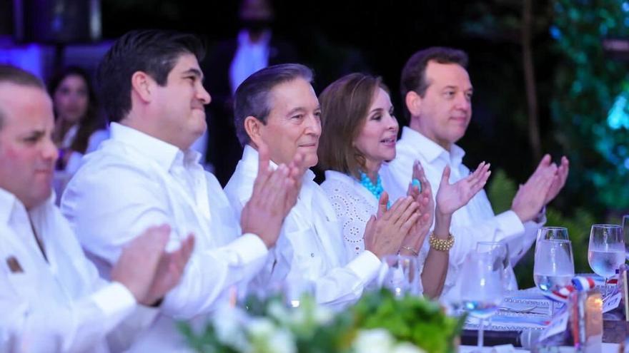 Cortizo junto a los presidentes de Costa Rica y República Dominicana.