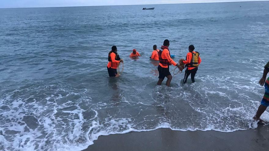 Hallan sin vida a joven reportado como desaparecido en playa Farallón