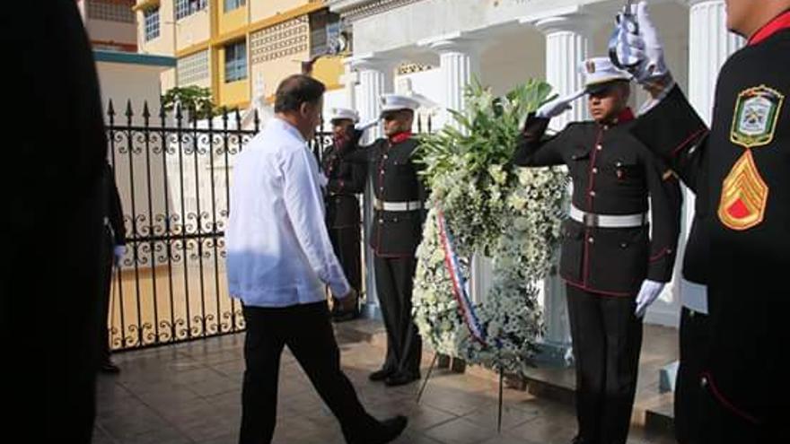 Presidente Juan Carlos Varela visita el Cementerio de Amador
