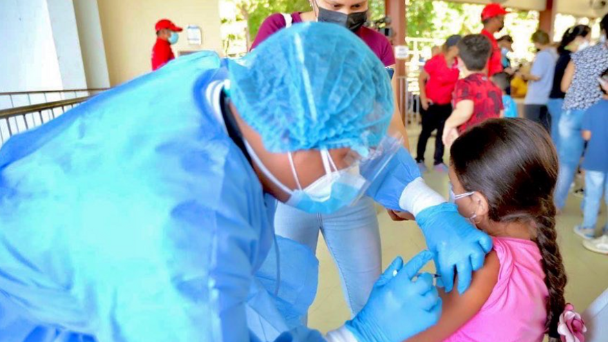 Susana Jones Cano habilita hospital campaña para vacunación pediátrica