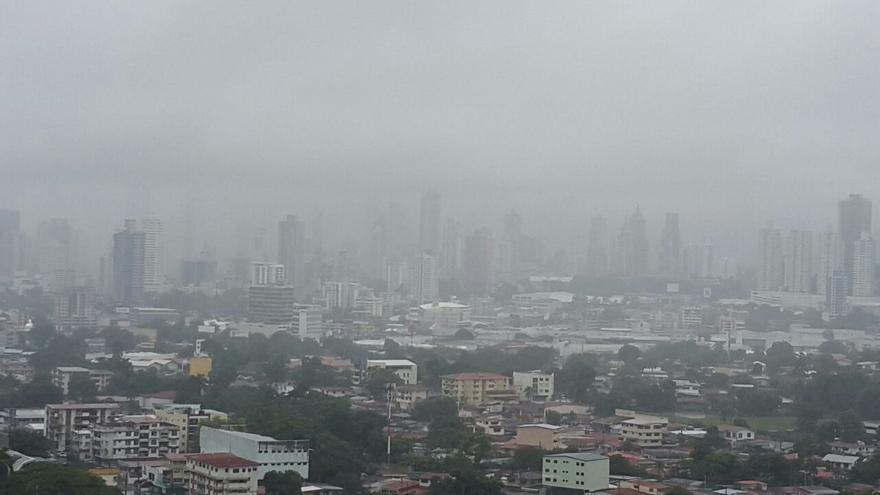 Se registra fuerte lluvia en Panamá