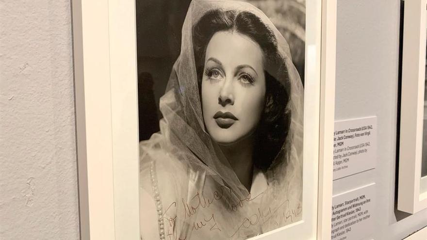 Muestra en 2019 en el Museo Judío de Viena"Lady Bluetooth", que repasó la vida de la actriz e inventora Hedy Lamarr (1914-2000).