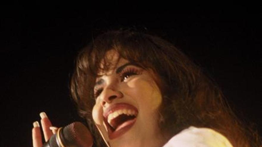 Fotografía de archivo sin fecha de la artista méxico-americana Selena Quintanilla.