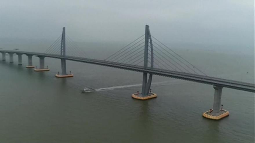 Resultado de imagen para China abre el puente marÃ­timo mÃ¡s largo del mundo con crÃ­tica desde Hong Kong